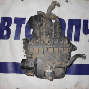 Корпус воздушного фильтра TOYOTA NCP10/20/30/50/60 Vitz/Platz/Funcargo/Probox/Ist