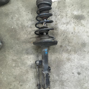 Стойка Toyota SV30/SV32/SV33 Camry/Vista зад, прав 2WD С ухом крепления стабилизатора. 48530-32220.48530-32270.48530-32240.48530-32300.