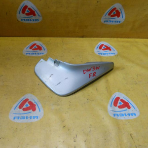 Брызговик Mazda Demio DW3W перед, прав