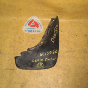 Брызговик Mazda Demio DW3W перед, прав