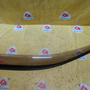 Ветровик TOYOTA Gaia SXM10 перед, лев
