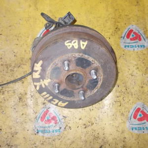 Ступица Toyota AE100/AE101/EE101/CE100/CE101/AE110/AE111/AE112/CE110/CE113/EE111 Corolla/Sprinter зад, прав 2WD ABS. Барабанные тормоза. В сборе.