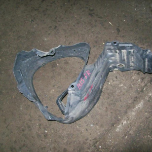 Подкрылок NISSAN Sunny B15 перед, прав