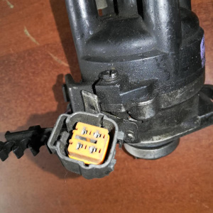 Трамблер Mazda B5 Familia BHA5P/BG5P 4 конт B6S718200B