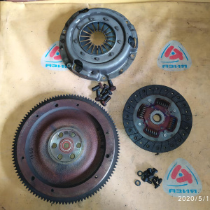 Маховик Mazda B3/B5 Demio DW3W m/t + корзина сцепления ( диаметр диска 190 мм. )