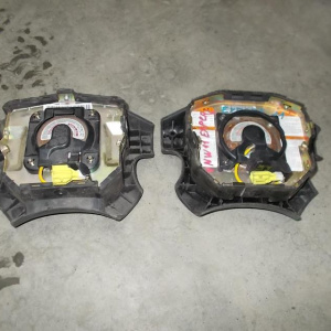 Подушка безопасности Nissan AD/Wingroad/Liberty/Serena/Sunny/Bassara/Presage/Expert Y11/M12/C24/B15/U30/W11 '2000 вод 4 спицы (с зарядом)