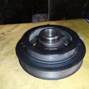 Шкив коленвала Nissan VQ20/VQ25/VQ30 Cefiro/Maxima A32/A33 дефект скол 6+4 ручейка