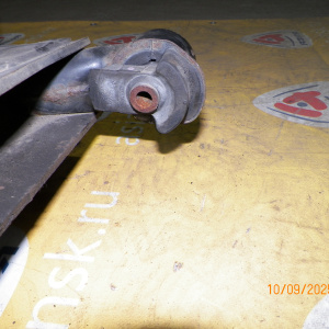 Балка Toyota SXM15/SXN15 Ipsum/Gaia/Nadia 4WD ABS DRAM. В сборе с тросами ручника. R