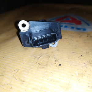 Расходомер Nissan MR16-DDT Juke NF15 5 конт 22680-1MB0A