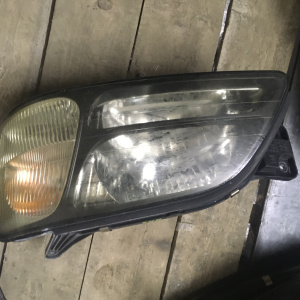 Фара SUBARU лев Legacy BH5 ксенон