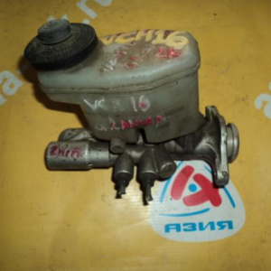 Главный тормозной цилиндр Toyota VCH16/KCH16 Granvia 2-х контур.