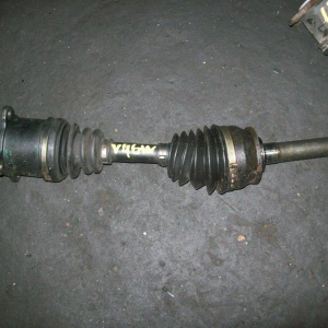 Привод Mitsubishi V25W/V45W Pajero 6G74 перед, прав