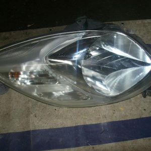 Фара TOYOTA лев Vitz '2005 Хром