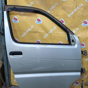 Дверь боковая TOYOTA Hiace Regius RCH46 перед, прав (цена за голое железо)