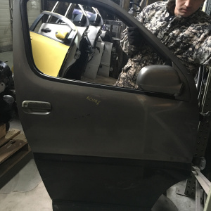 Дверь боковая TOYOTA Hiace Granvia VCH10 перед, прав (цена за голое железо)