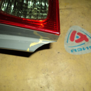 Стоп Toyota R Corolla Fielder ZZE124 '2002-2004 Дефект стекла (трещина)