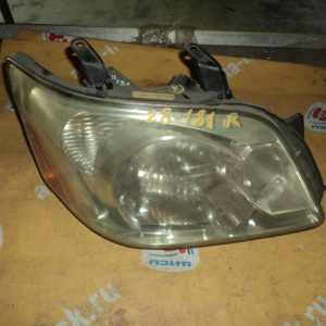 Фара TOYOTA прав Noah AZR60 xenon