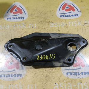 Кронштейн стабилизатора Toyota SV30/SV40 Camry перед, прав 57107-32050