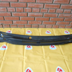 Решетка под лобовое стекло TOYOTA Corolla NZE120 55709-12020