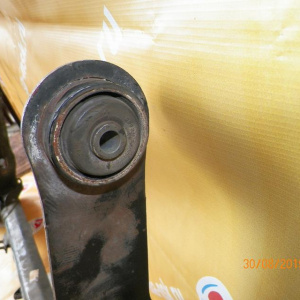 Балка Nissan Y11 AD DRUM 4/100. В сборе с тросами ручника. R