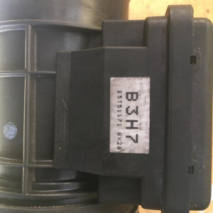 Расходомер Mazda B3/B5 Demio DW3W/DW5W 3 контакта / B3H7 / B3H713215