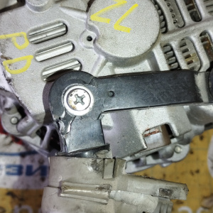 Генератор Mazda B3/B5/ZL-DE Demio/Familia DW3W DW5W BJ5P NEW( ) 2 конт. 4 ручейка 12V 80A 65-6221