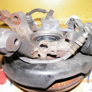 Ступица Toyota AE100/AE101/AE110/EE100/EE101/EE110/EE111/AE104/AE114 Corolla/Sprinter перед, лев 2WD/4WD Суппорт-(51-18). ABS.В сборе.Диаметр диска- 238 мм.Т
