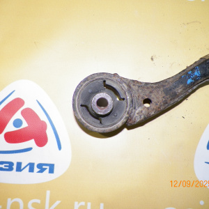 Рычаг HONDA RN1/RN2/RN3/RN4 Stream перед, прав