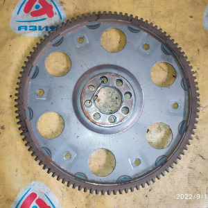 Маховик Toyota 2L 3L 5L Mark II LX90/LN130 a/t 8 отверстий диаметр по центрам болтов 232 мм. диаметр маховика 308 мм. 32101-35020