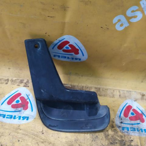 Брызговик TOYOTA Corolla Spacio AE111 перед, прав