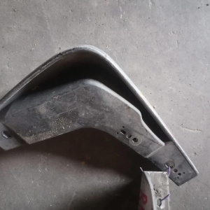 Брызговик HONDA Stream RN1 перед, прав
