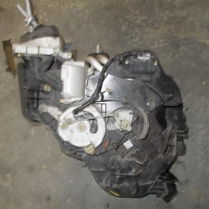 Печка Mazda DY3W Demio салонная деф.(рад.печки+рад.конд.)