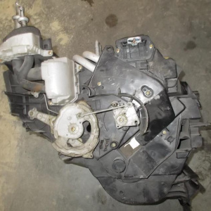 Печка Mazda DY3W Demio салонная деф.(рад.печки+рад.конд.)