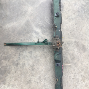 Рамка радиатора планка TOYOTA Funcargo NCP20 верхн.часть с замком