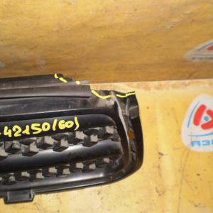 Решетка радиатора TOYOTA RAV4 ACA3# деф.