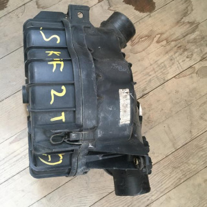 Корпус воздушного фильтра Mazda SKF2T RF Bongo