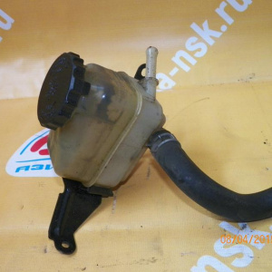 Бачок гидроусилителя Toyota AE110 Corolla/Sprinter/Sprinter Carib