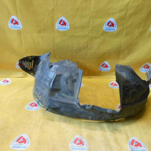 Подкрылок Mazda Demio DY3W '2002-2005 перед, лев