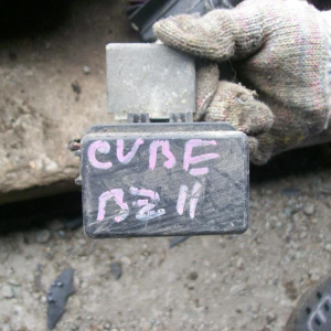 Блок предохранителей NISSAN Cube Z11 Чёрный маленький