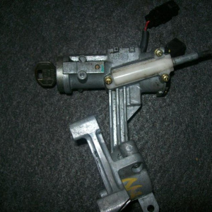 Замок зажигания MITSUBISHI N23W Chariot/RVR 337351