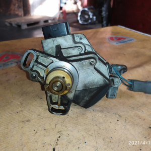 Трамблер Nissan KA24 Presage U30 6/2 к.