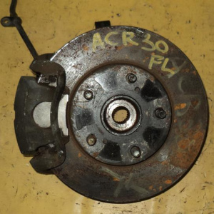 Ступица Toyota ACR30/ACR30W Estima перед, лев 2WD ABS. В сборе. Привод на 26 шлицов. Диаметр диска-275мм. Суппорт 64-03. 43212-28090. 43502-28090