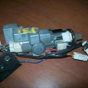 Замок зажигания NISSAN J31 Teana
