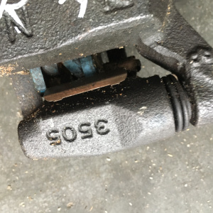 Суппорт MITSUBISHI EA1A зад, прав