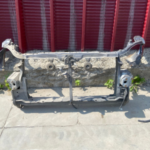 Рамка радиатора TOYOTA Wish ZNE10 53201-68010