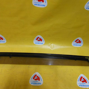 Ветровик TOYOTA Wish ZNE10 зад, лев