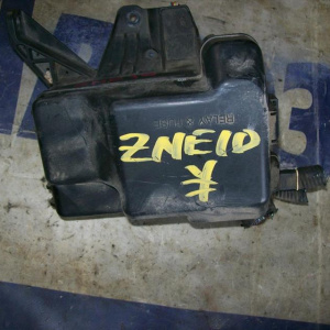 Блок предохранителей TOYOTA ZNE10 Wish