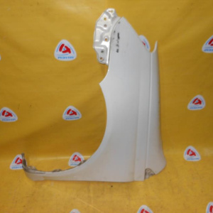 Крыло TOYOTA Platz NCP12 '2002-2005 перед, лев