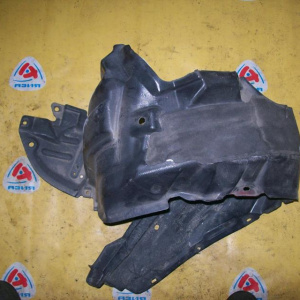 Подкрылок TOYOTA Raum NCZ20 перед, лев