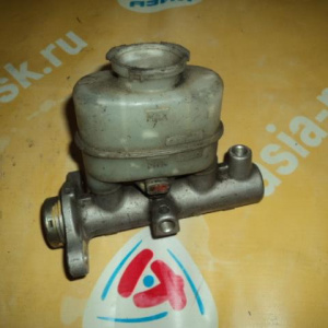 Главный тормозной цилиндр NISSAN U13